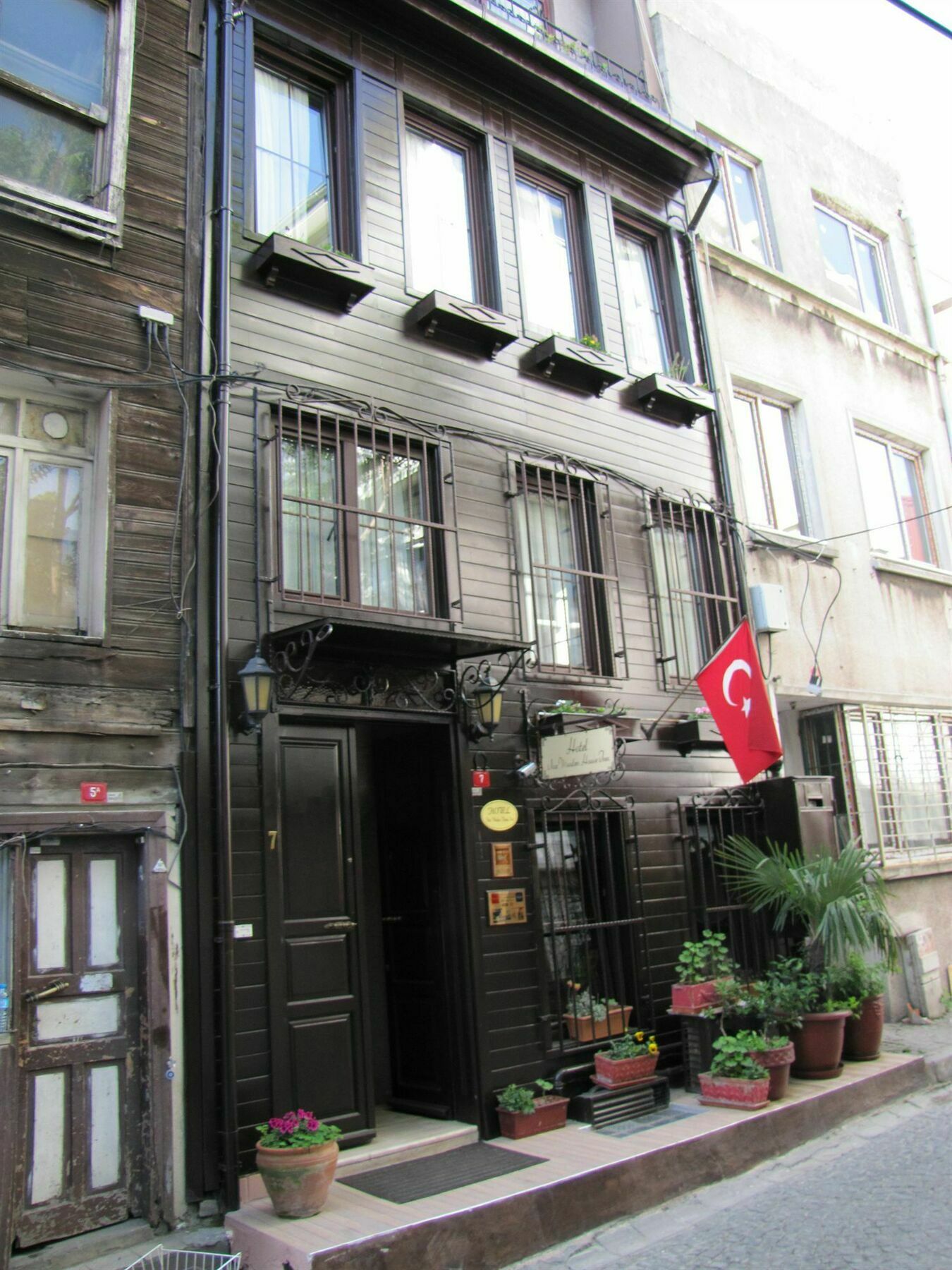 Naz Wooden House Inn Stambuł Zewnętrze zdjęcie